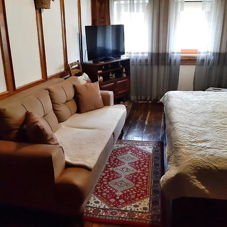 Kulla Dula Guesthouse Gjakova Extérieur photo
