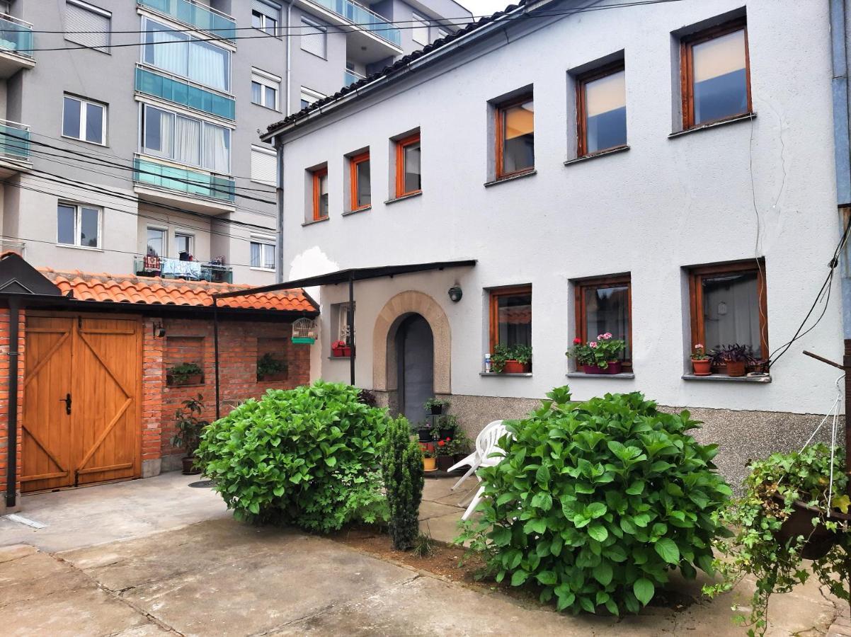 Kulla Dula Guesthouse Gjakova Extérieur photo