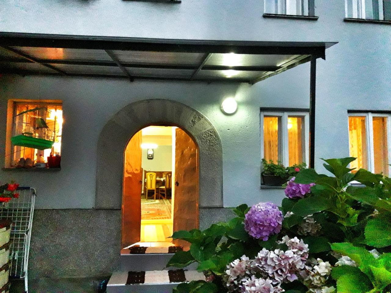 Kulla Dula Guesthouse Gjakova Extérieur photo